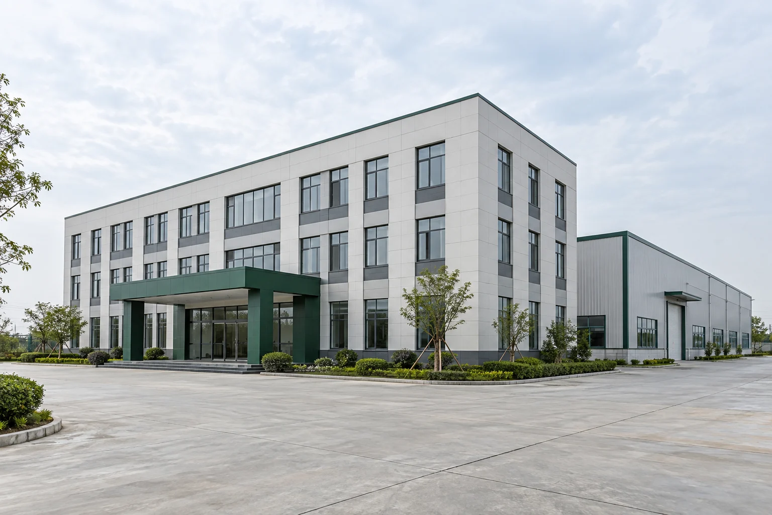厂房外观 · AI 工厂场景示意 · 非瑞龙工厂实拍